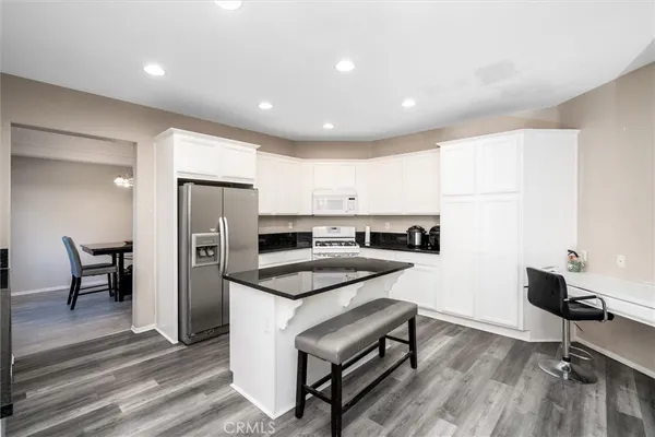 $725,000 | 37867 Shady Maple Road, Murrieta, CA 92563