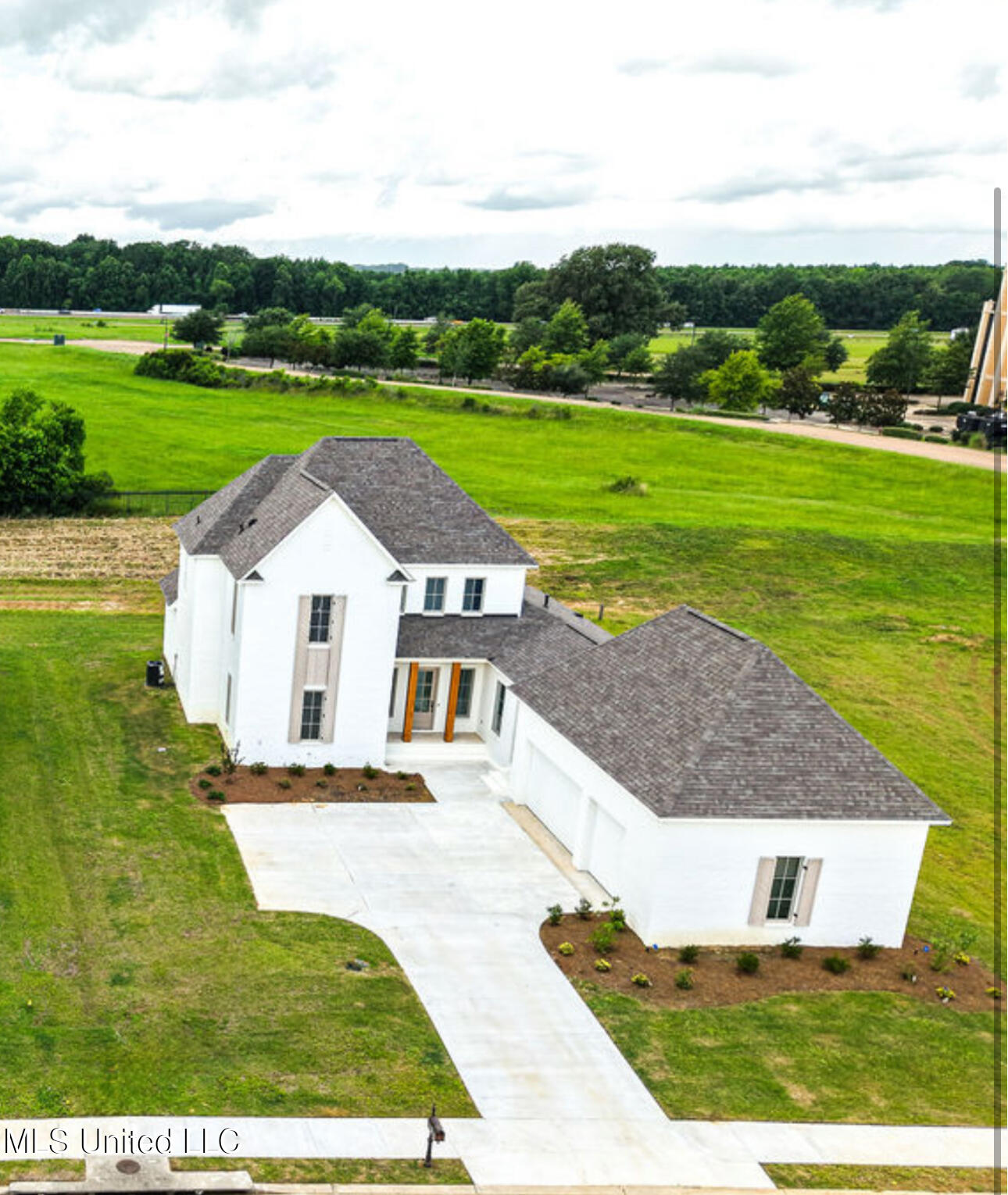 135 Genoa Drive Madison, MS 39110 - Photo 5 of 24 IMG_5370