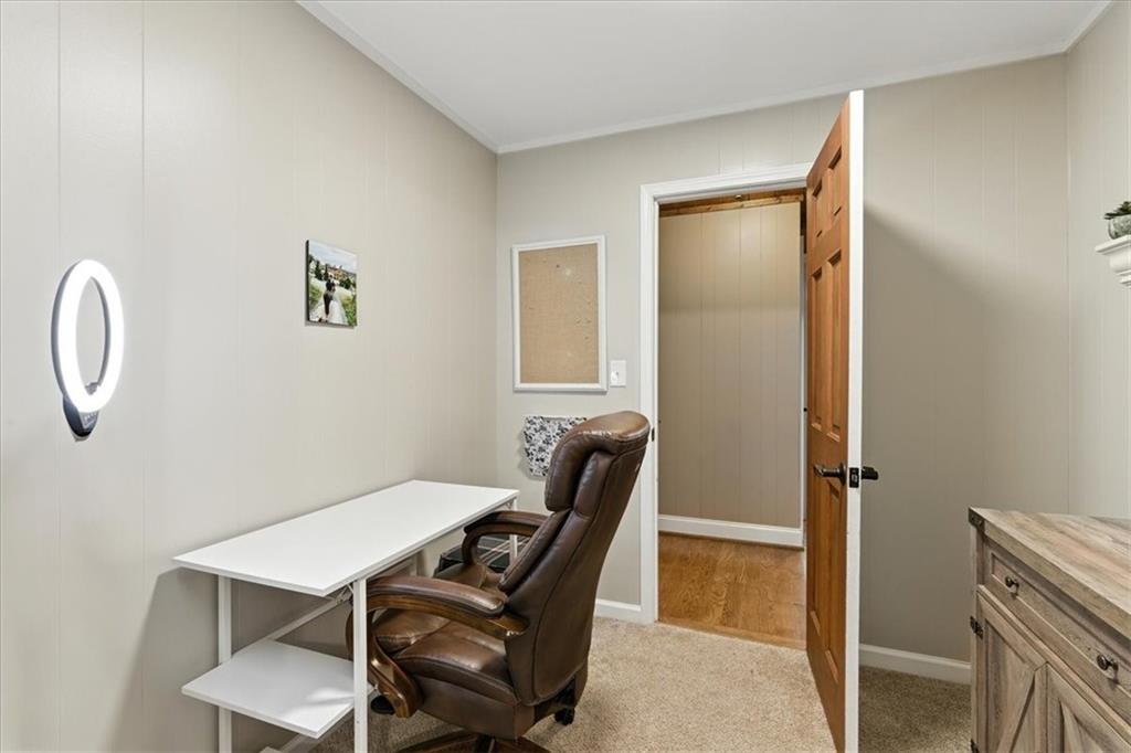 11 Brow Road Rome, GA 30165 - Photo 20 of 39 a workspace with furniture and window