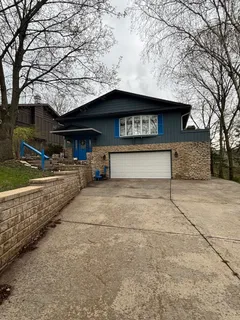 2 Summit Avenue, East Dundee, IL 60118