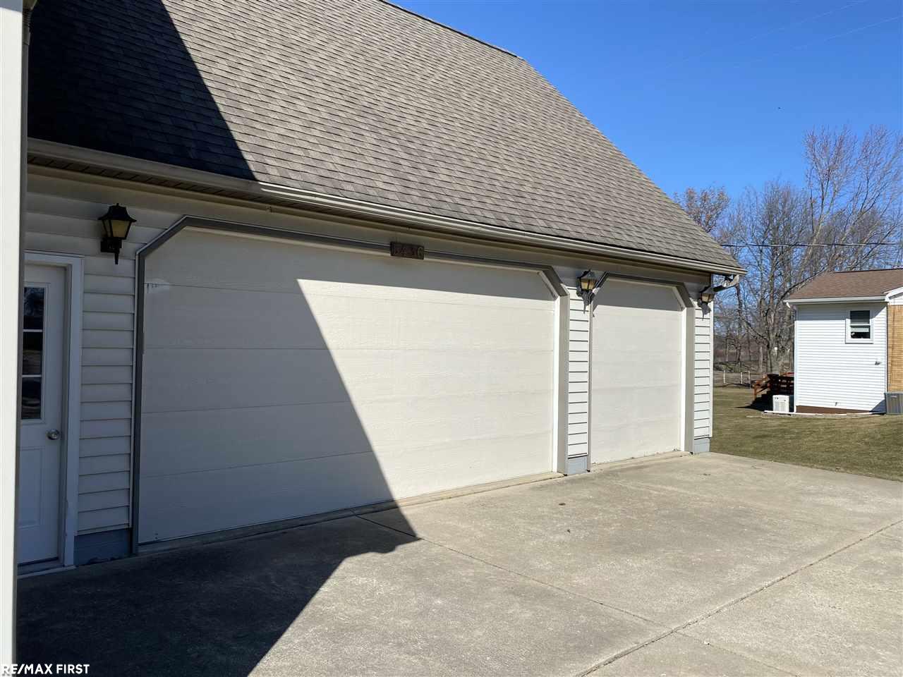 5436 Van Dyke Road Almont, MI 48003 - Photo 31 of 37 50034553-31.JPG