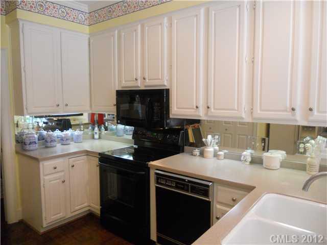 2819 Sharon View Road, Unit 2819 Charlotte, NC 28210 - Photo 6 of 16 Gallery Image 6