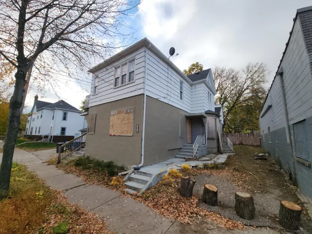 $250,000 | 9 East 37th Street, Minneapolis, MN 55409