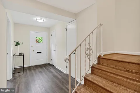 $850,000 | 19 South Abingdon Street, Arlington, VA 22204