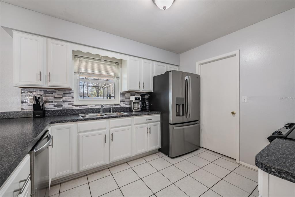 11224 Sheffield Road Spring Hill, FL 34608 - Photo 6 of 34 Gallery Image 6