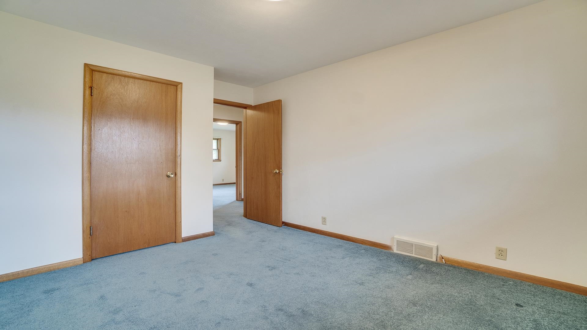 1405 Crest Lane Rochelle, IL 61068 - Photo 23 of 30 a view of an empty room