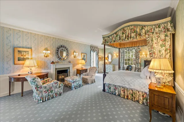 $6,995,000 | 788 East Woodland Road, Lake Forest, IL 60045