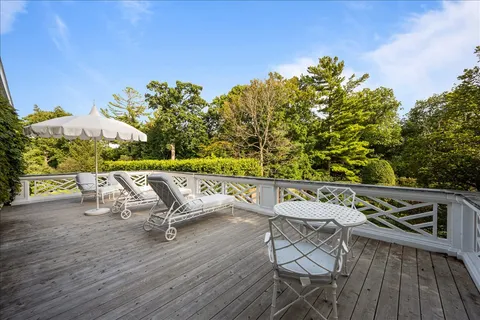 $6,995,000 | 788 East Woodland Road, Lake Forest, IL 60045