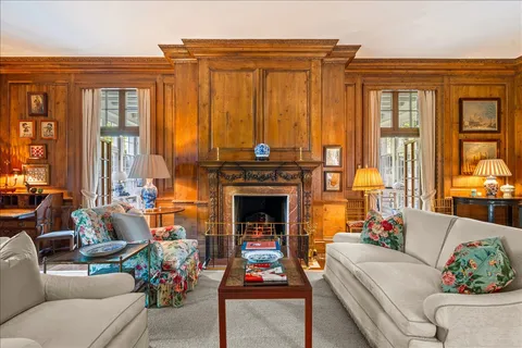 $6,995,000 | 788 East Woodland Road, Lake Forest, IL 60045