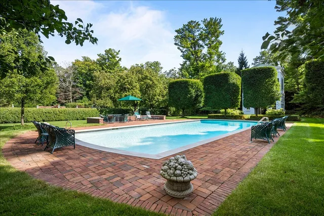 $6,995,000 | 788 East Woodland Road, Lake Forest, IL 60045