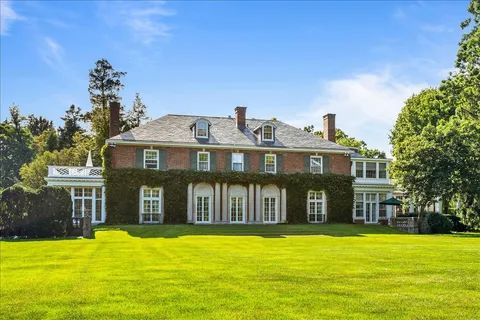 $6,995,000 | 788 East Woodland Road, Lake Forest, IL 60045