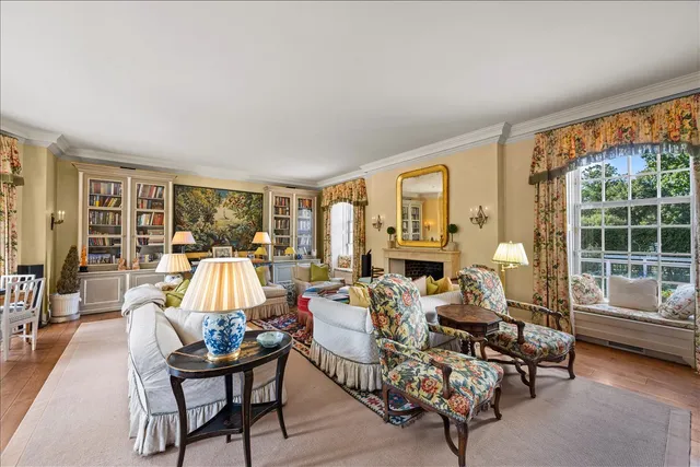 $6,995,000 | 788 East Woodland Road, Lake Forest, IL 60045