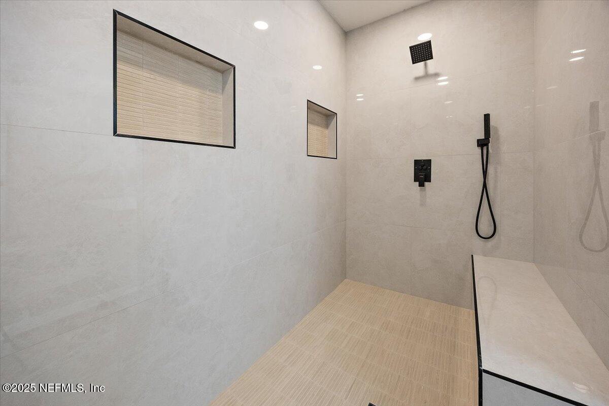 1435 Flanders Road Jacksonville, FL 32207 - Photo 11 of 21 a view of a bathroom