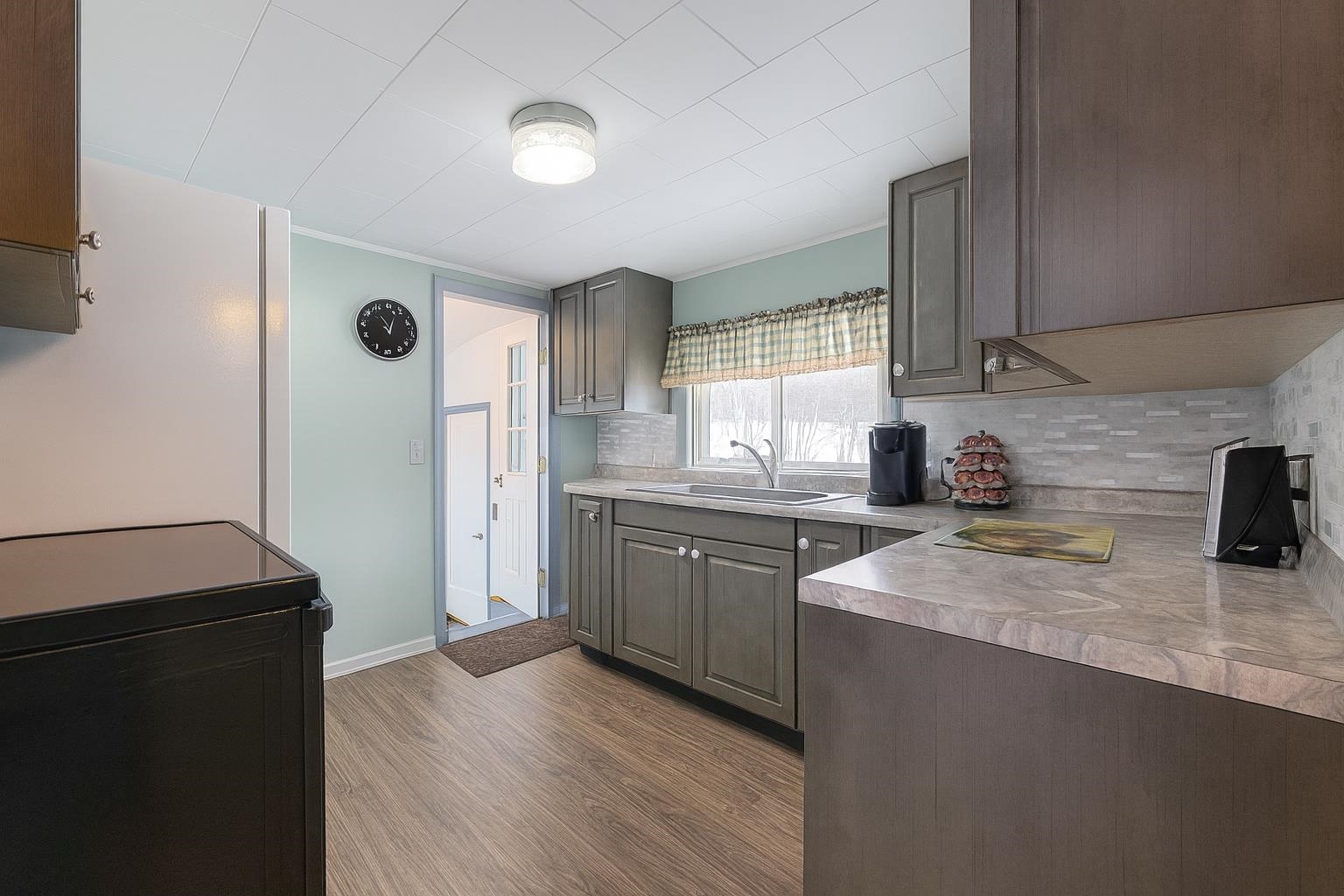 W5317 Elmwood Road Menominee, MI 49858 - Photo 5 of 12