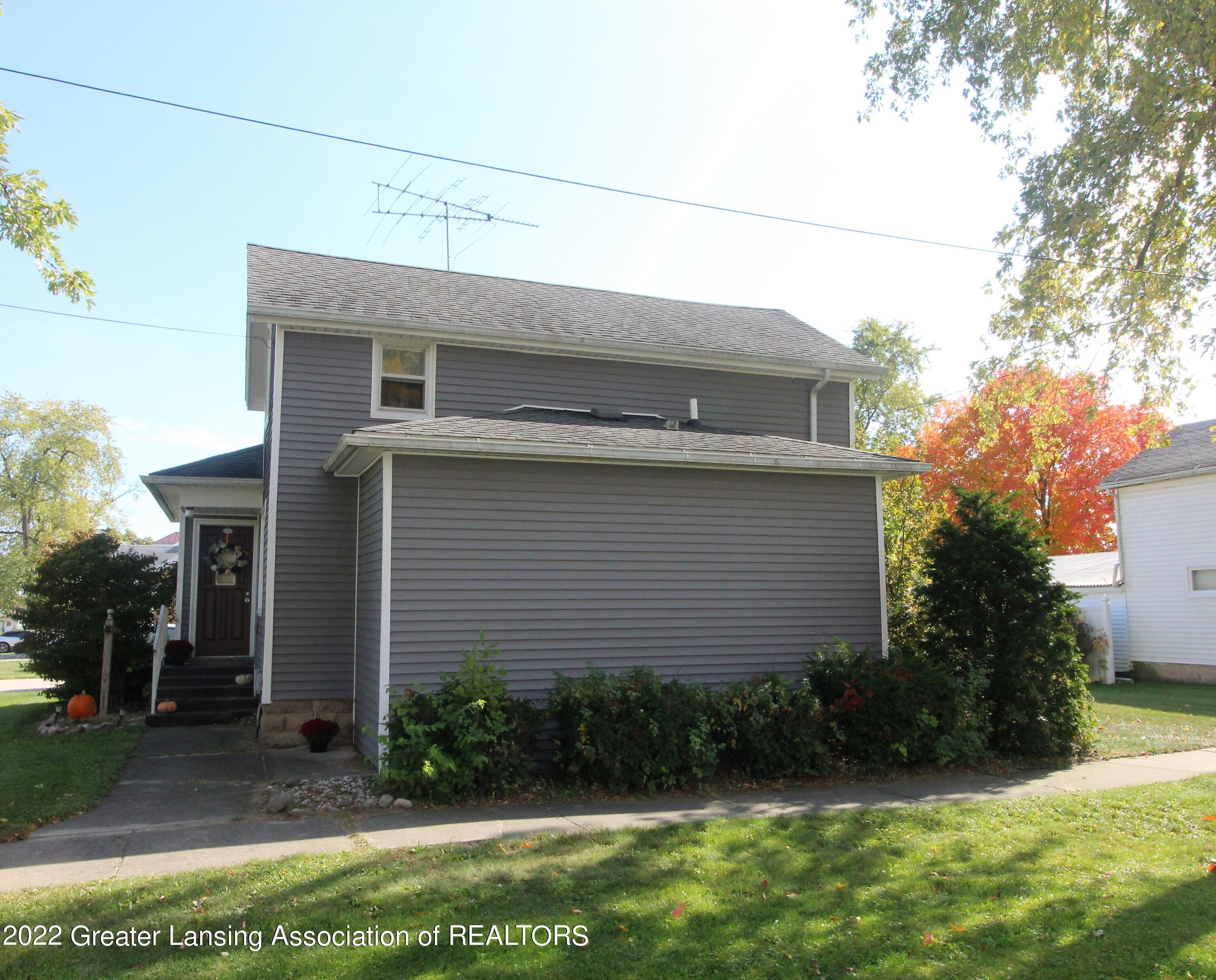 352 North Maple Street Fowler, MI 48835 - Photo 3 of 25 IMG_4095