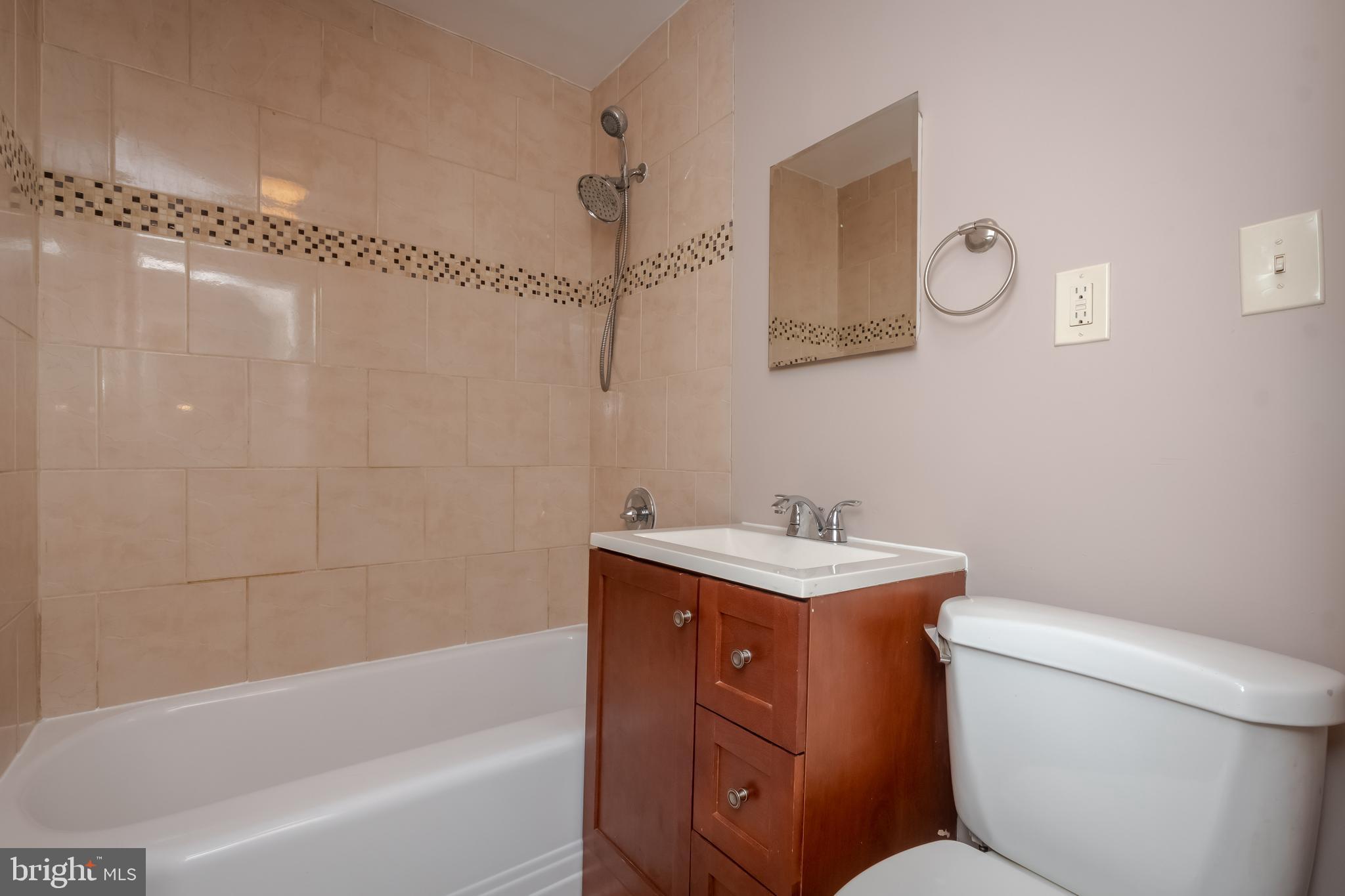 8225 Longpoint Road Dundalk, MD 21222 - Photo 20 of 34