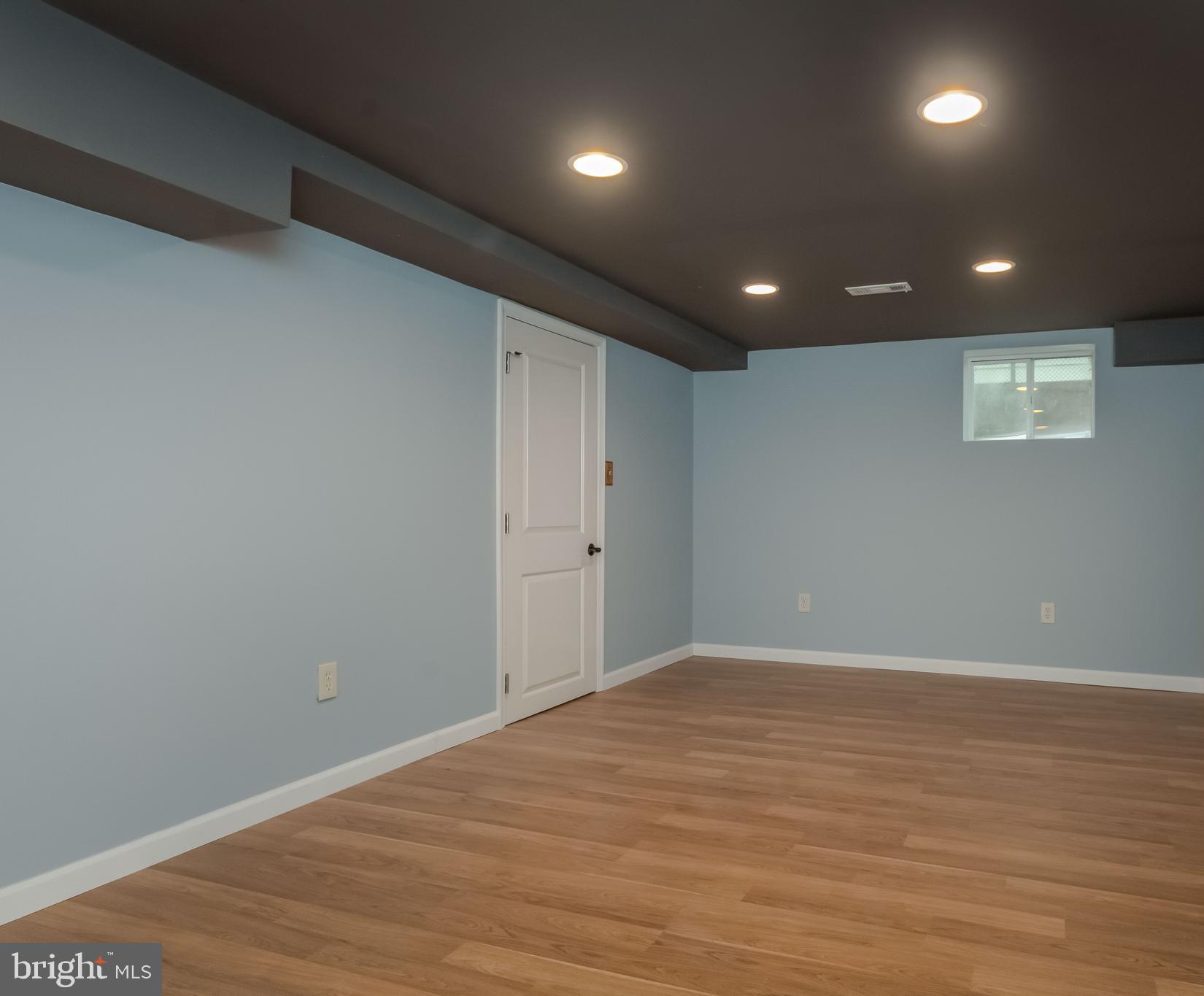 8225 Longpoint Road Dundalk, MD 21222 - Photo 26 of 34