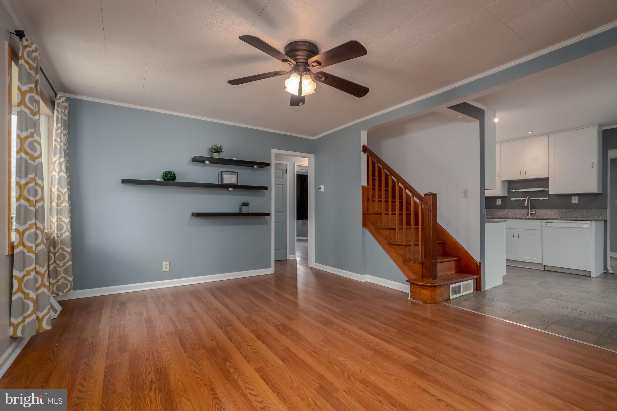 8225 Longpoint Road Dundalk, MD 21222 - Photo 4 of 34
