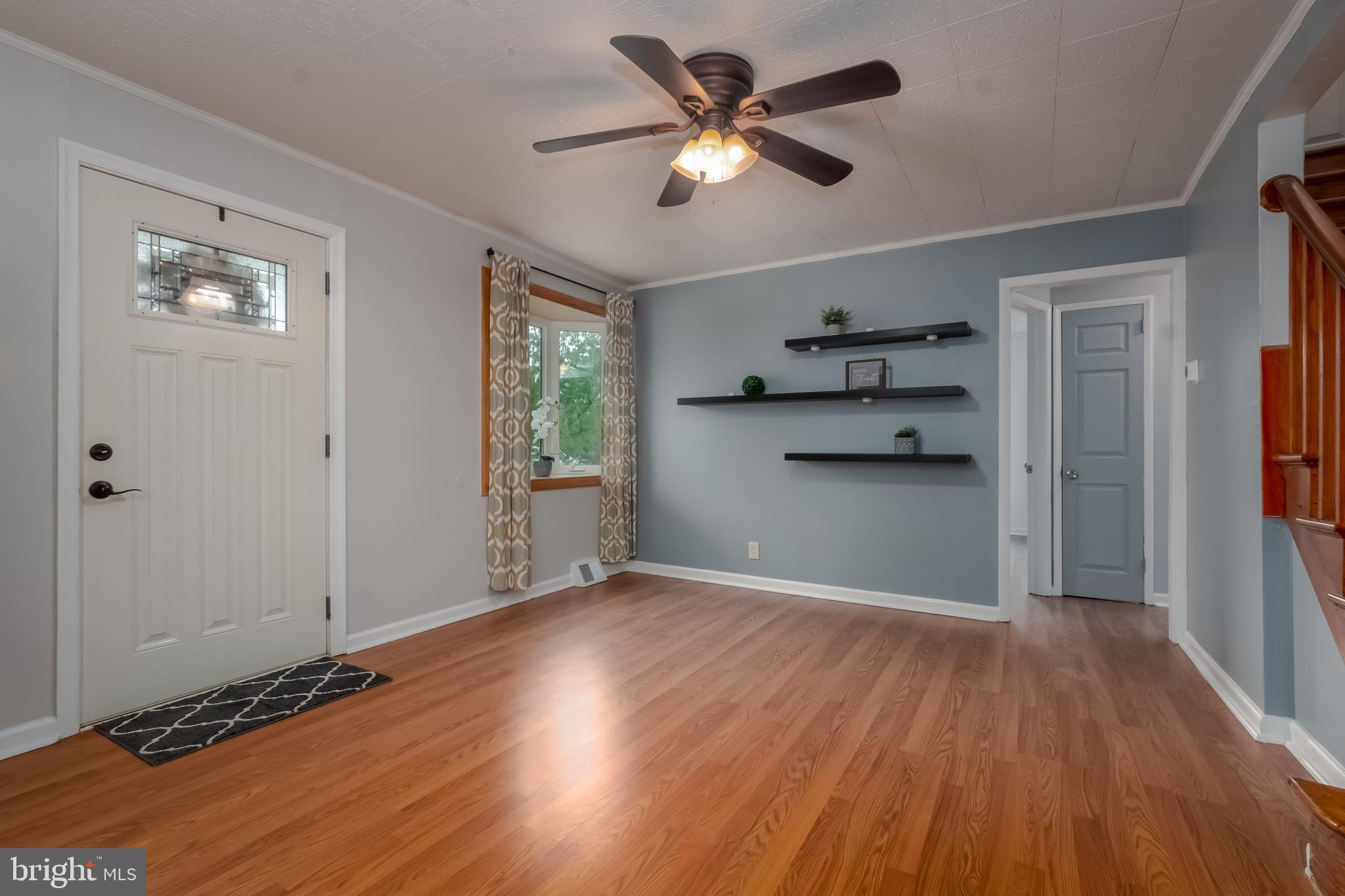 8225 Longpoint Road Dundalk, MD 21222 - Photo 5 of 34