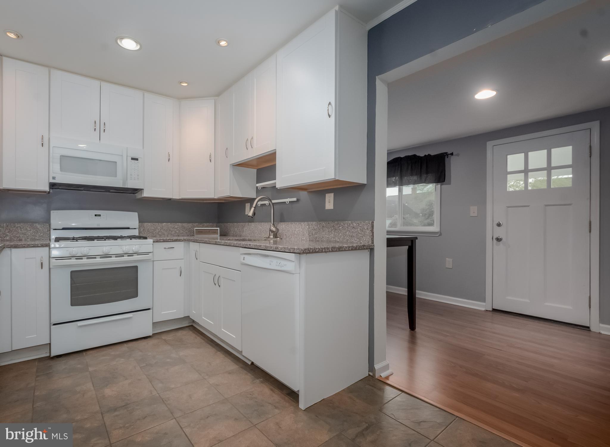 8225 Longpoint Road Dundalk, MD 21222 - Photo 8 of 34