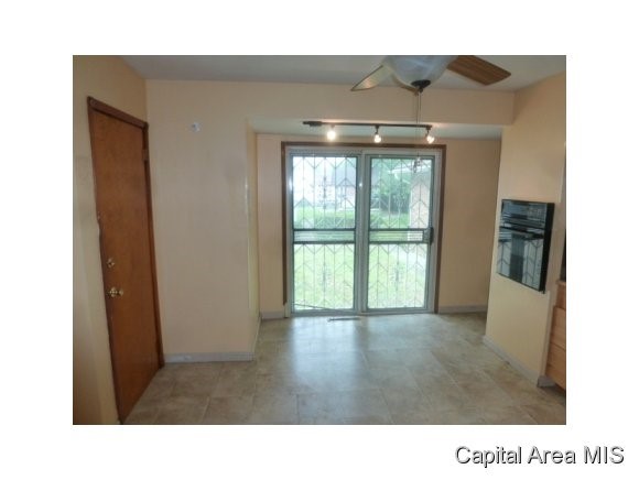 2645 East Lawrence Avenue Springfield, IL 62703 - Photo 5 of 18 Gallery Image 5