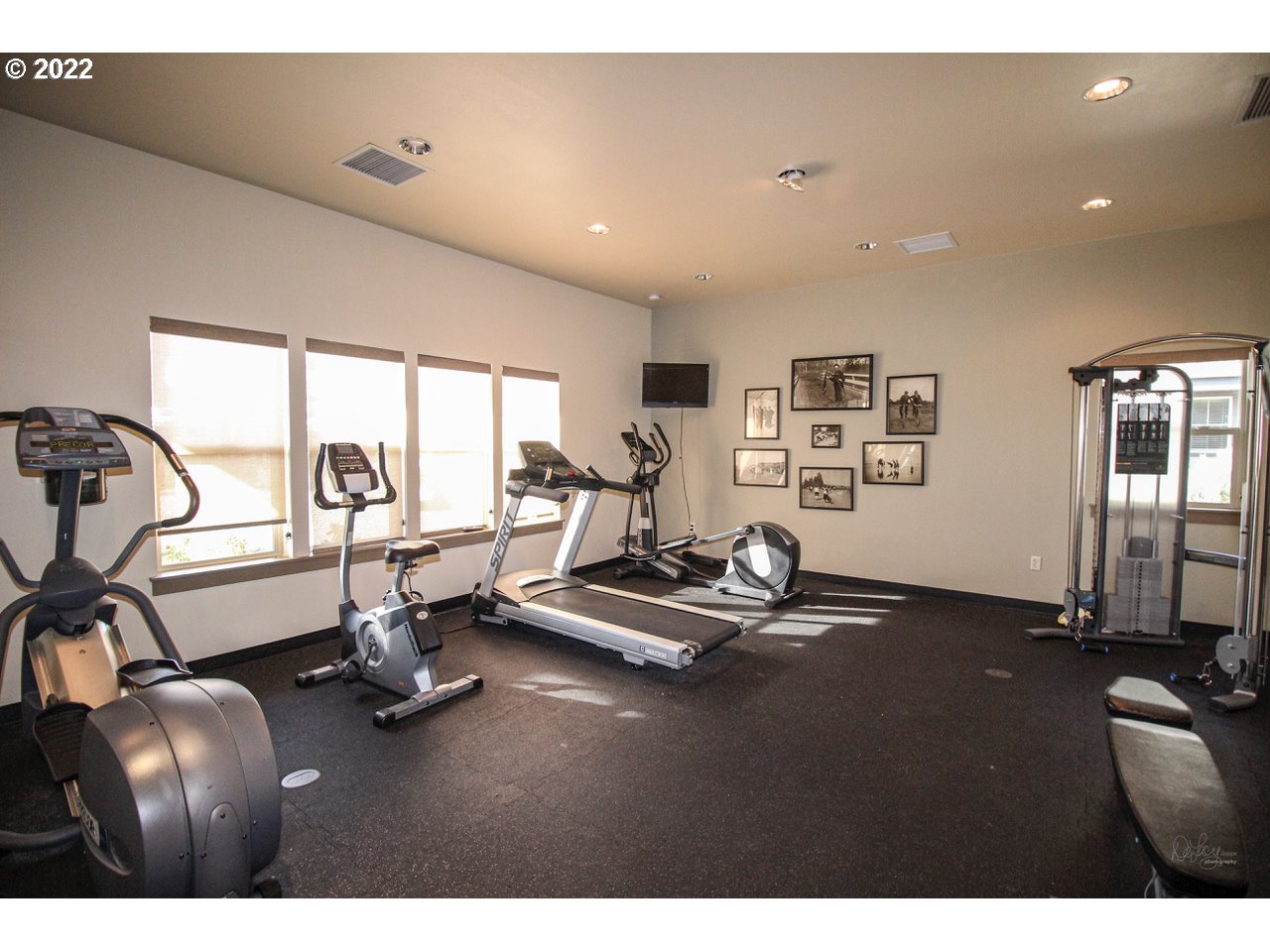 14174 Southwest Compass Drive Beaverton, OR 97005 - Photo 28 of 32 a view of a room with gym equipment