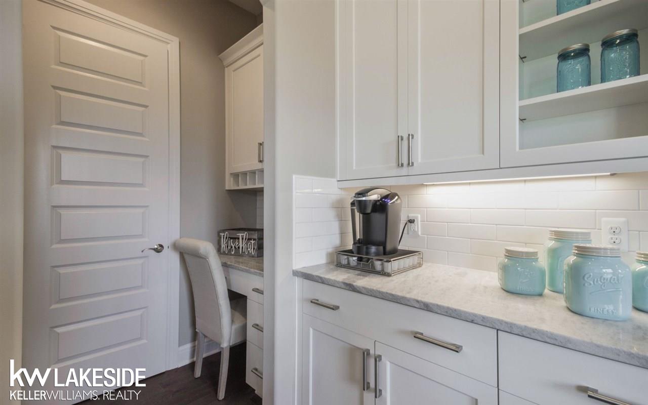 1719 Traceky, Unit 275 Rochester Hills, MI 48306 - Photo 17 of 39