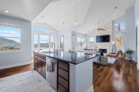 $649,000 | 8110 Ranch Road 2222, Unit 49, Austin, TX 78730