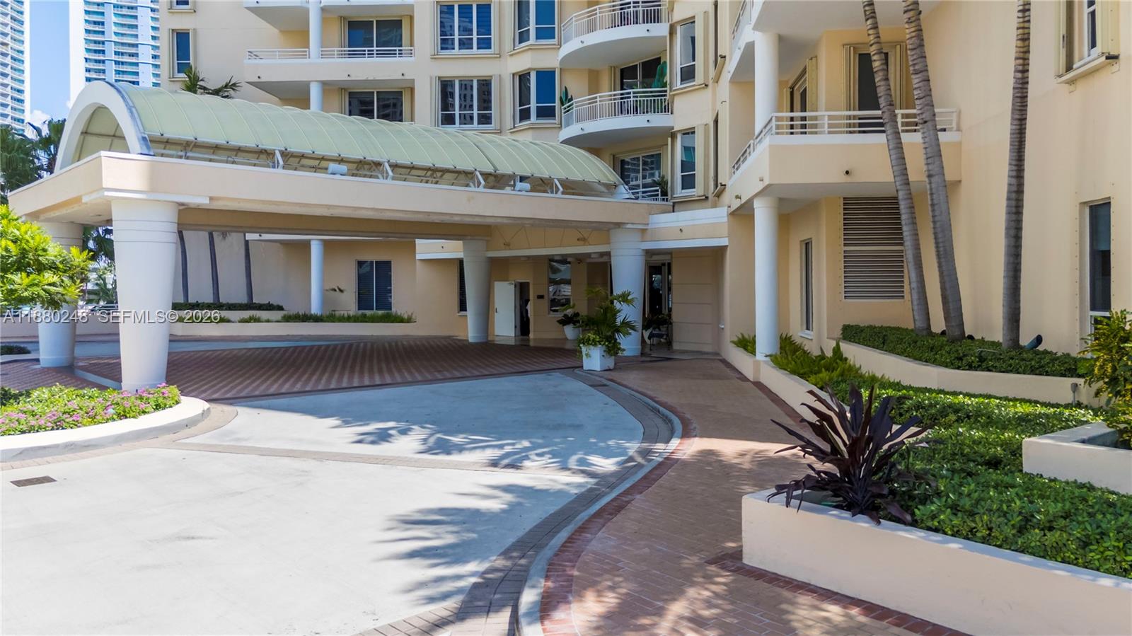 888 Brickell Key Drive, Unit 1807 Miami, FL 33131 - Photo 58 of 58 a front view of a building