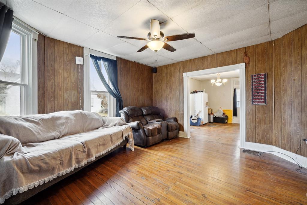 741 Reed Street Columbus, IN 47201 - Photo 6 of 21 Gallery Image 6