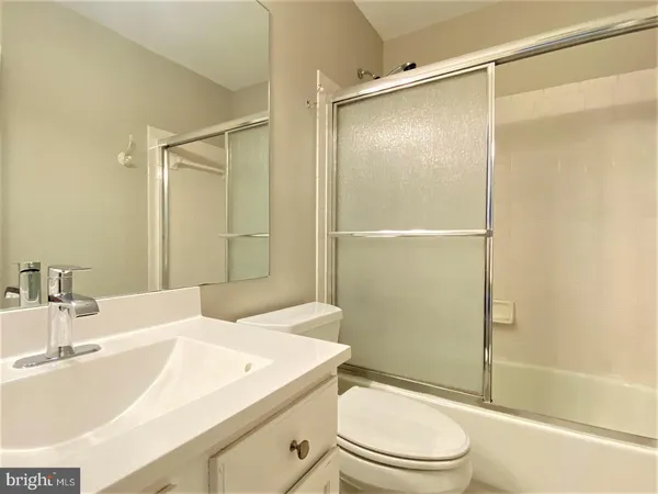 $3,500 | 44190 Mossy Brook Square, Ashburn, VA 20147