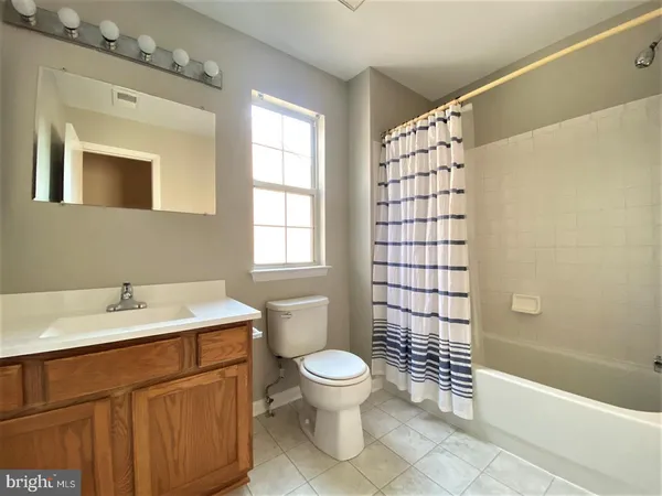 $3,500 | 44190 Mossy Brook Square, Ashburn, VA 20147