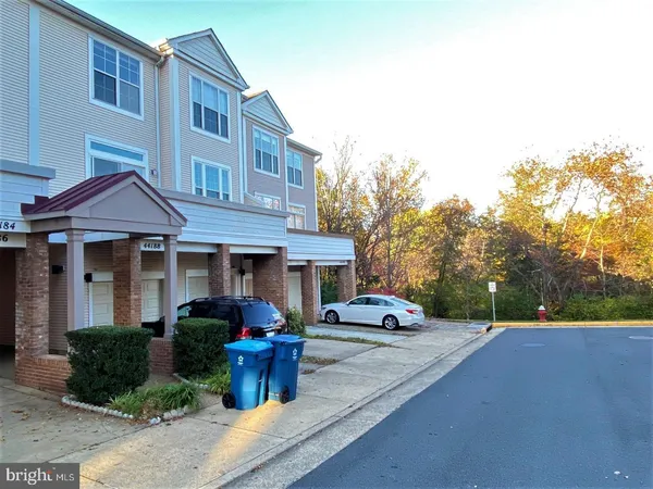 $3,500 | 44190 Mossy Brook Square, Ashburn, VA 20147