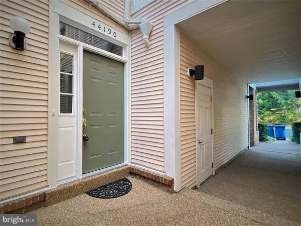 $3,500 | 44190 Mossy Brook Square, Ashburn, VA 20147