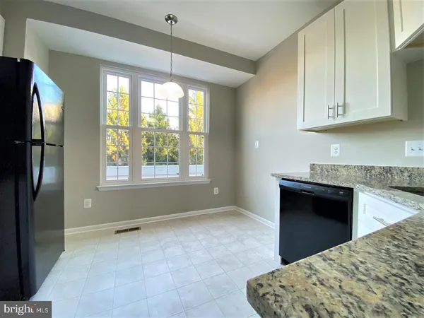 $3,500 | 44190 Mossy Brook Square, Ashburn, VA 20147