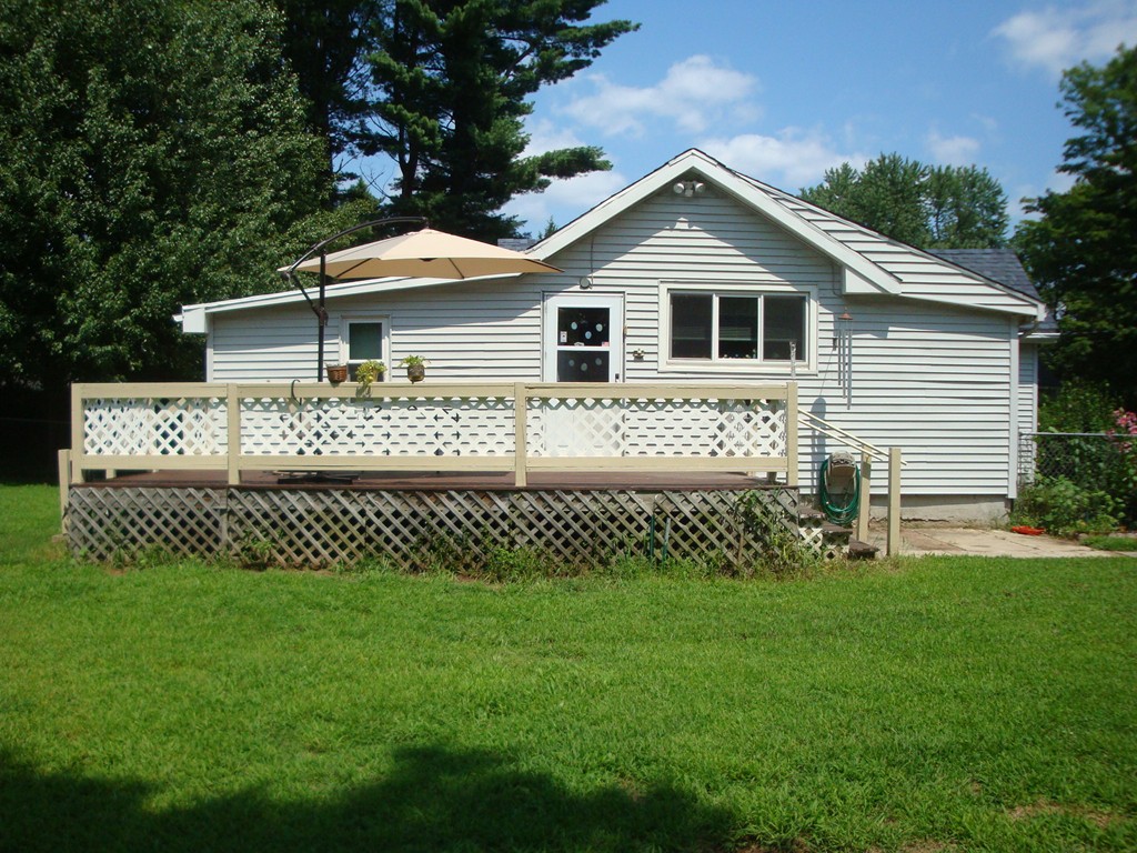 31 Ridgeway Street Westfield, MA 01085 - Photo 1 of 12 Gallery Image 1