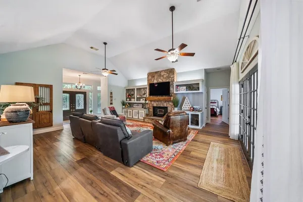 $739,000 | 350 Lago Trace Drive, Huffman, TX 77336