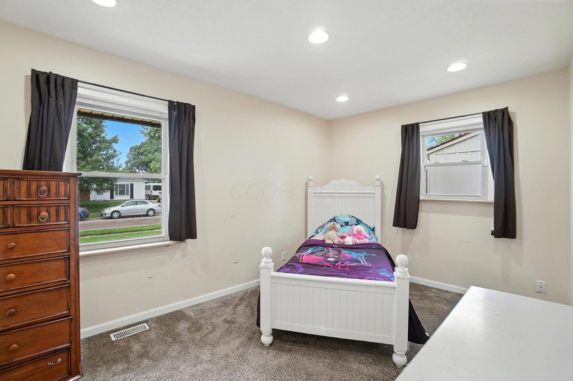 432 Redmond Road Columbus, OH 43228 - Photo 33 of 45 164