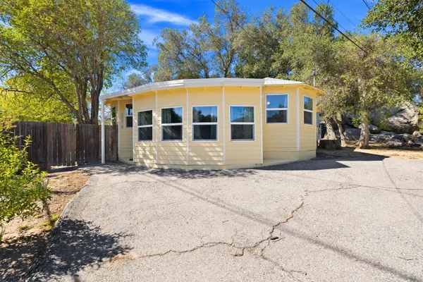 $325,000 | 18670 Cryer Drive, Banning, CA 92220