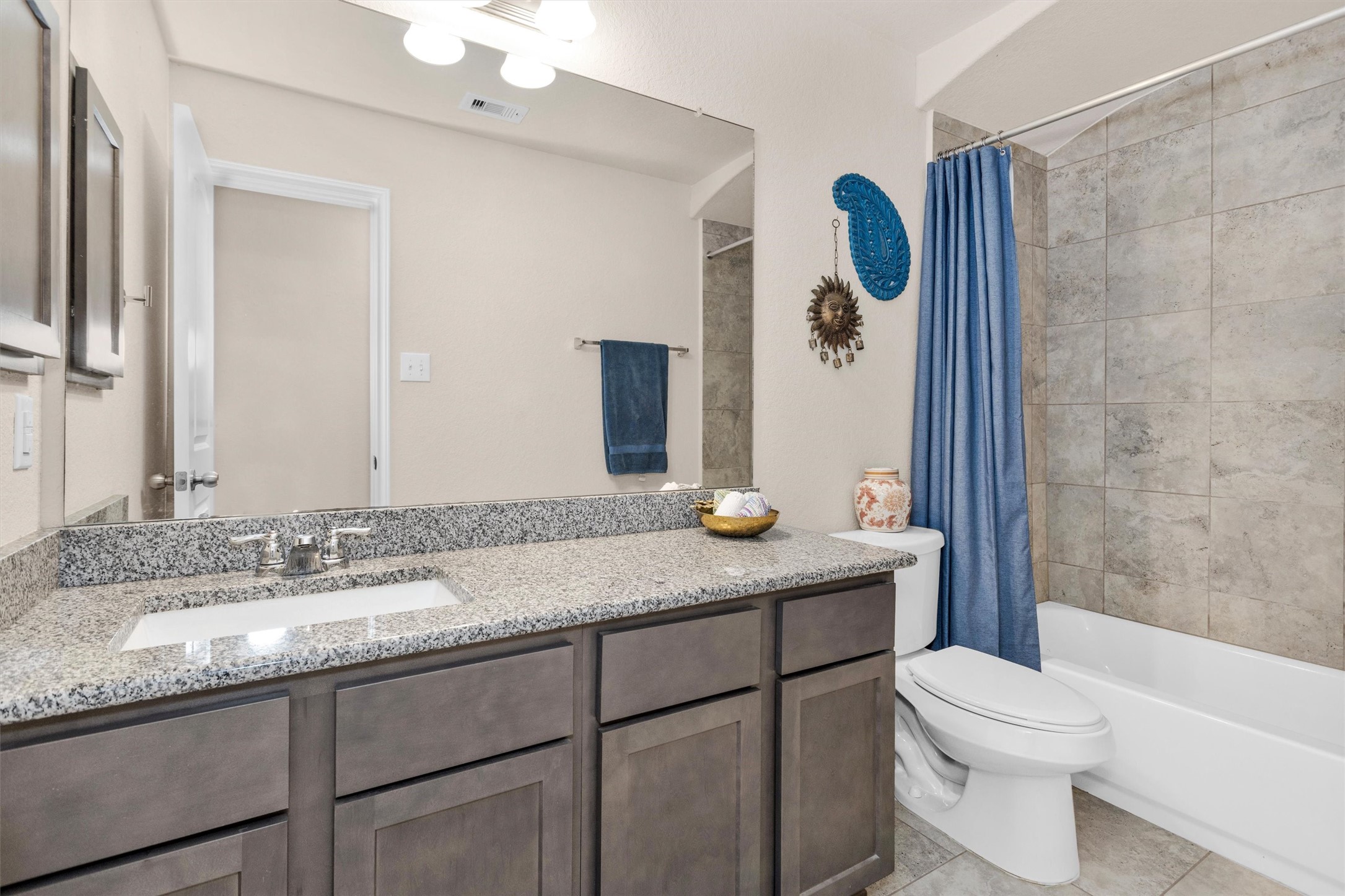 29443 Ridge Clearing Trail Spring, TX 77386 - Photo 26 of 36 2nd Bathroom