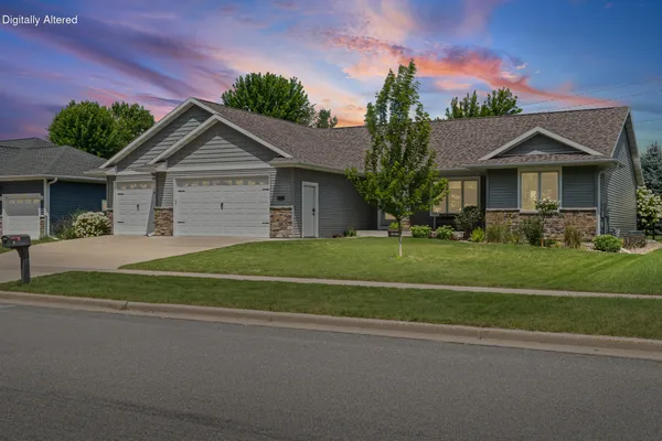$510,000 | 929 Rolling Oaks Drive, Onalaska, WI 54650
