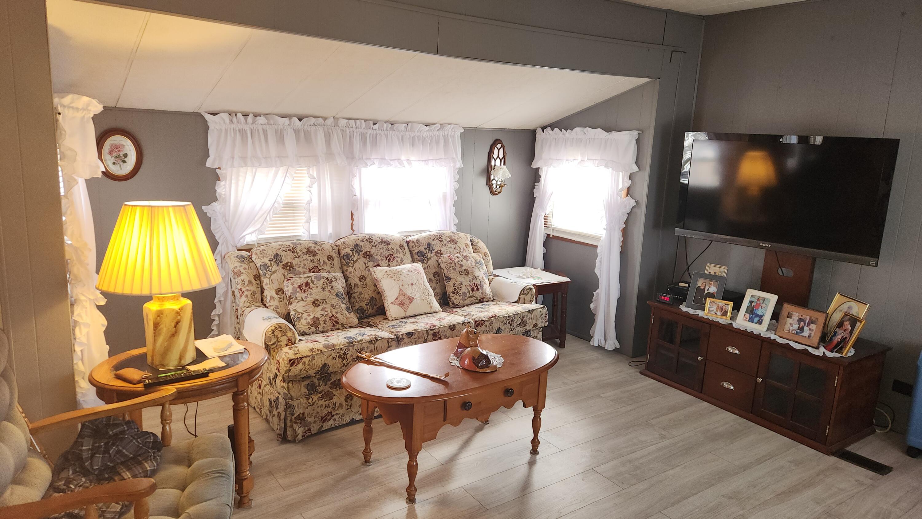 193 Cedar Street Millinocket, ME 04462 - Photo 6 of 27 1000011348