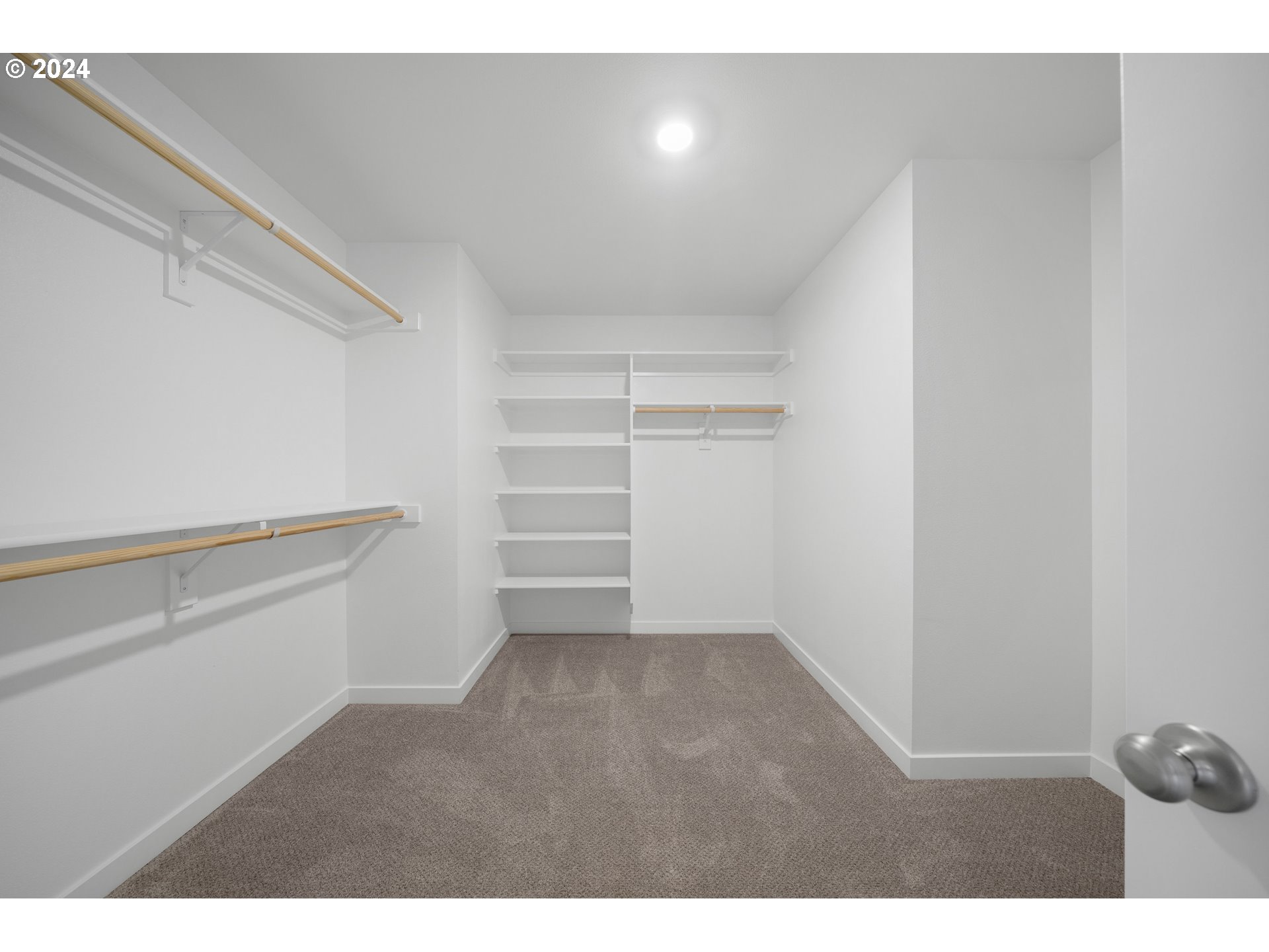 4361 Chaparal Place Albany, OR 97321 - Photo 19 of 36 a view of an empty walk in closet