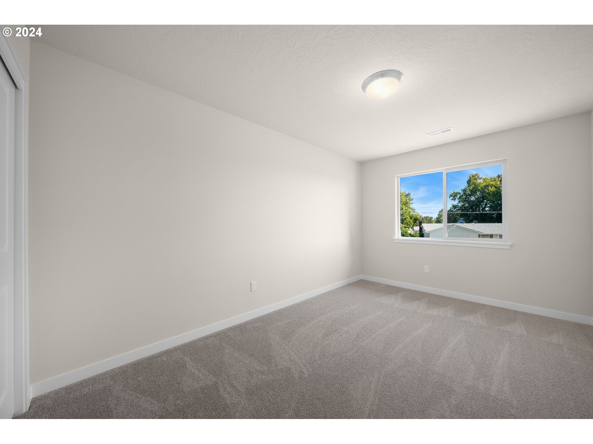 4361 Chaparal Place Albany, OR 97321 - Photo 20 of 36 a view of an empty room and window