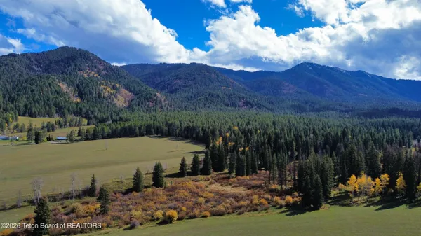 $2,500,000 | 123 County Road 123, Bedford, WY 83112