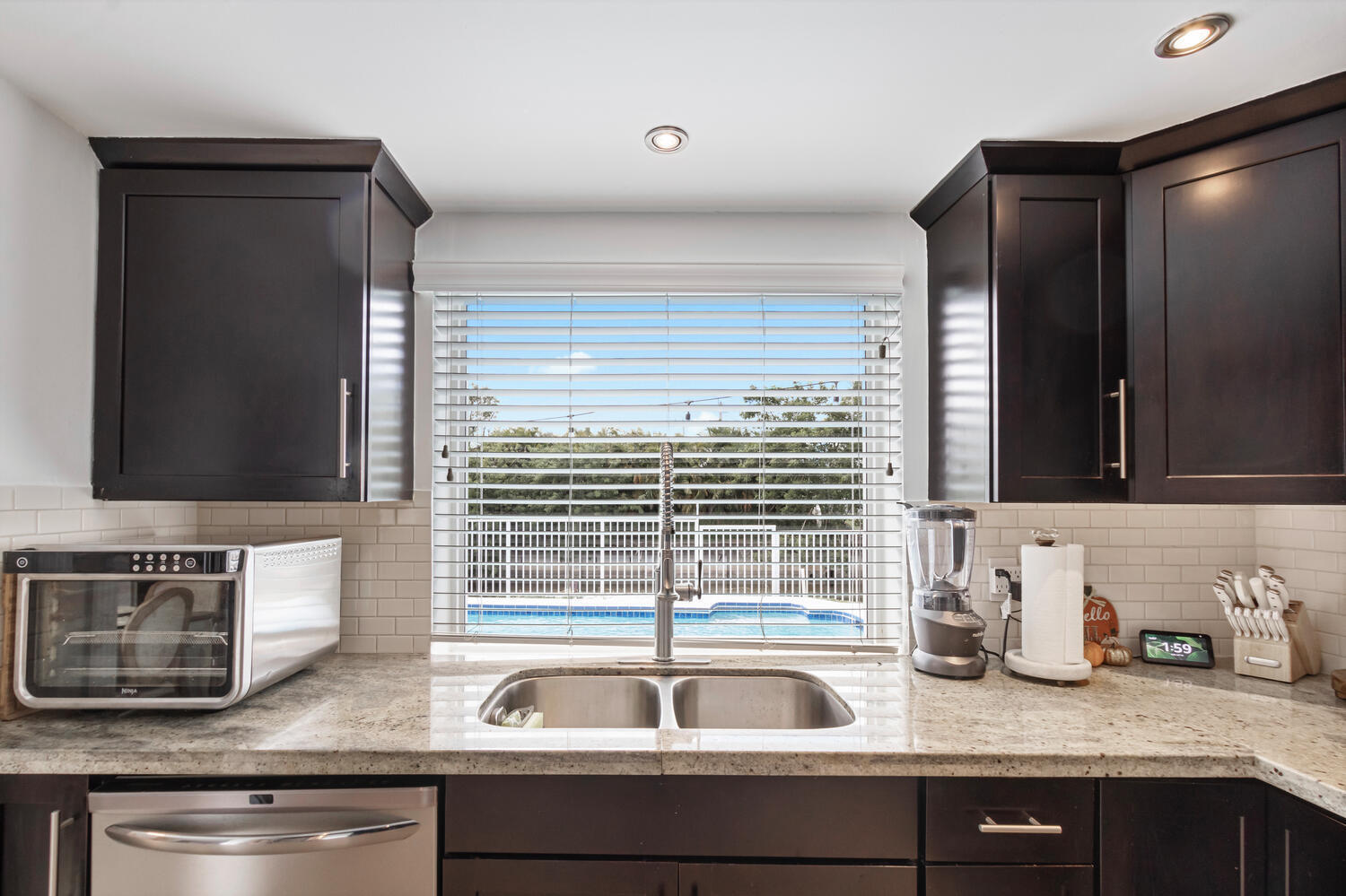 925 East River Drive Margate, FL 33063 - Photo 13 of 28 Kitchen