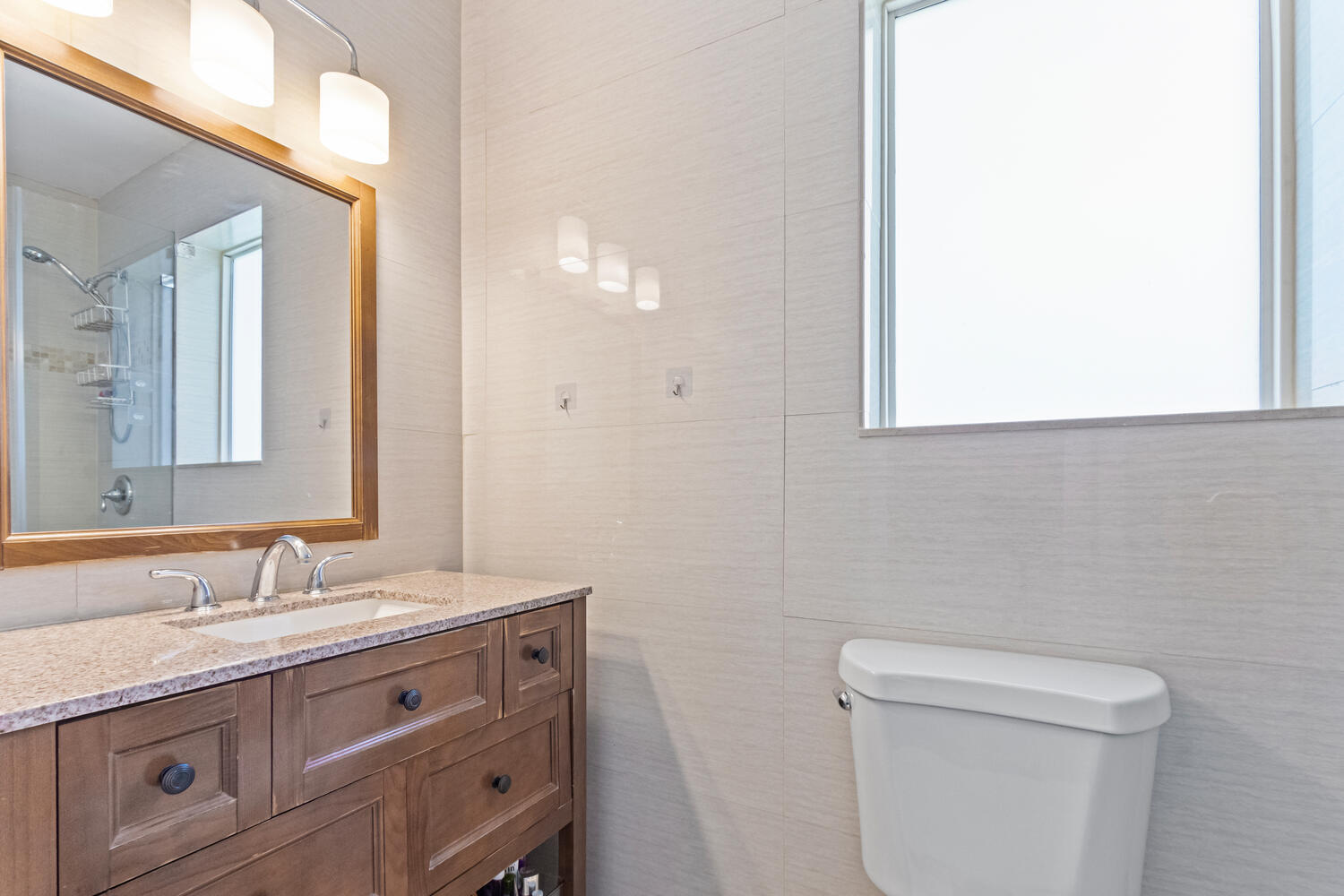 925 East River Drive Margate, FL 33063 - Photo 17 of 28 Primary Bath