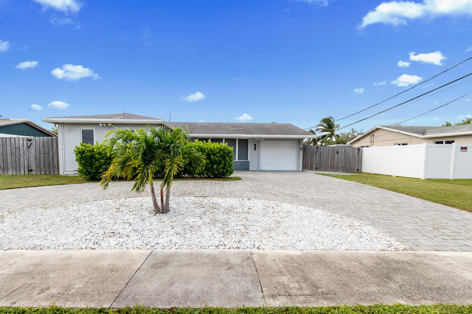 925 East River Drive Margate, FL 33063 - Photo 2 of 28 Front of house