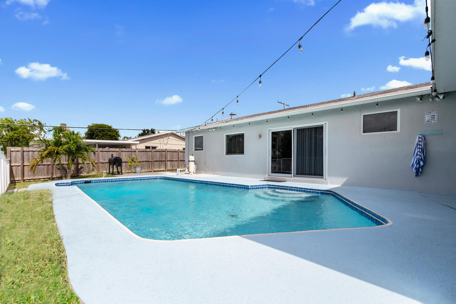 925 East River Drive Margate, FL 33063 - Photo 24 of 28 Pool