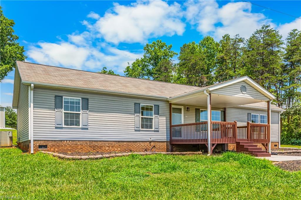 173 Old Lowgap Road Mount Airy, NC 27030 - Photo 3 of 43 Gallery Image 3